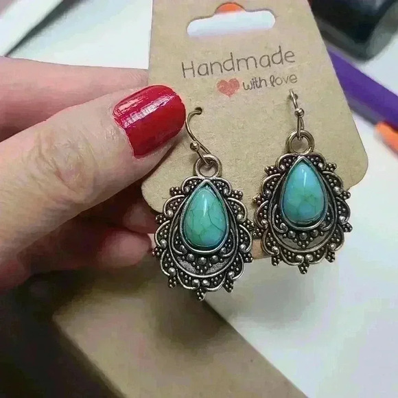 Vintage Jewelry - Vintage turquoise like silver tone earrings